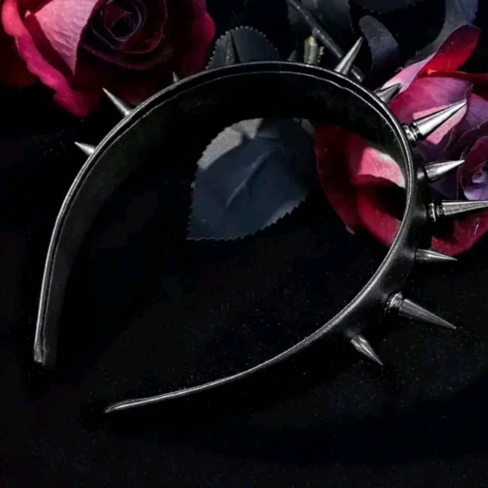 Black Spiked Headband From HOT TOPIC - Picture 7 of 7